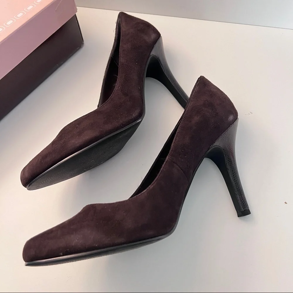 Bandolino Dark Brown Suede Heels Size 11